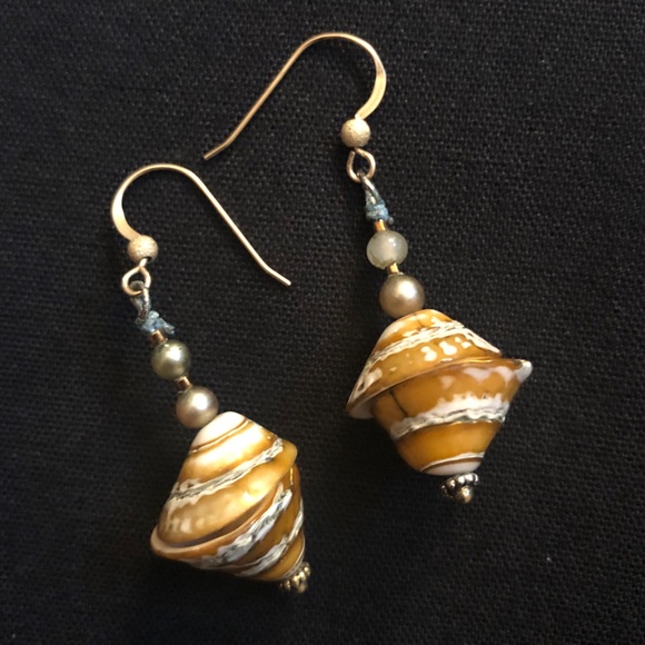 Shell earrings 14k gold dangle hooks seashell ocean beach artisan made - Picture 5 of 6